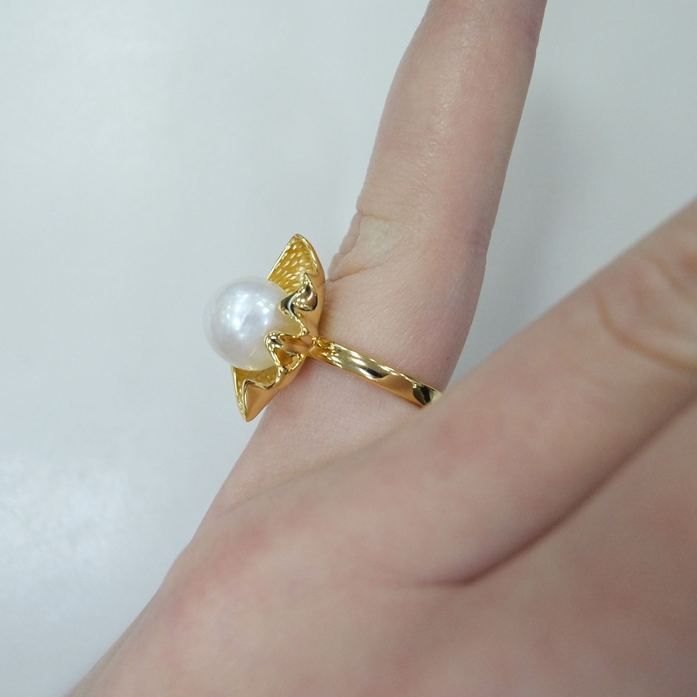 Серебряное кольцо с жемчугом